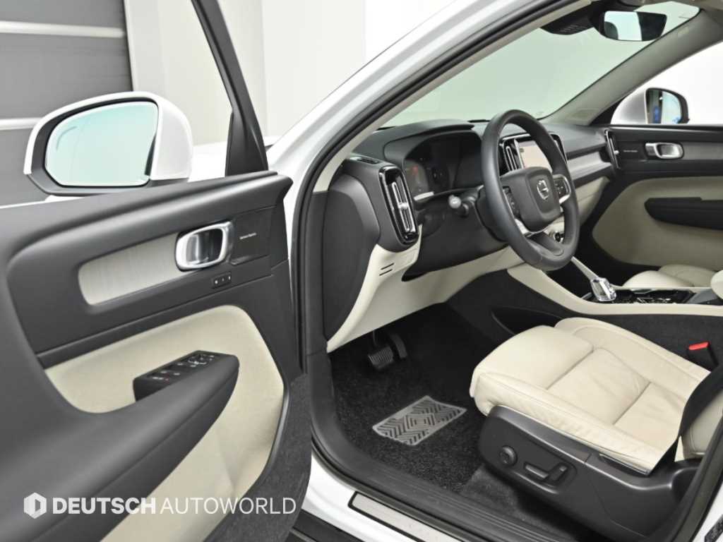 Volvo XC40 — photo 11