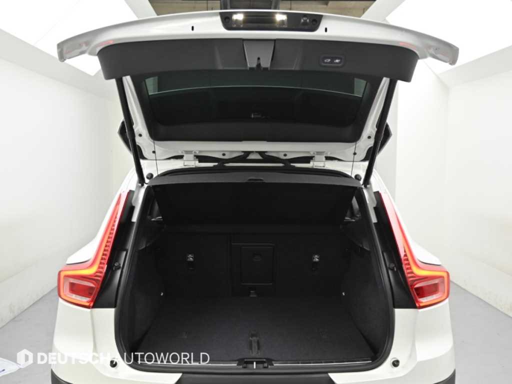 Volvo XC40 — photo 19