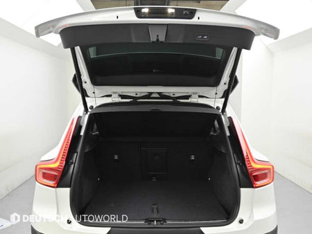 Volvo XC40 — photo 19