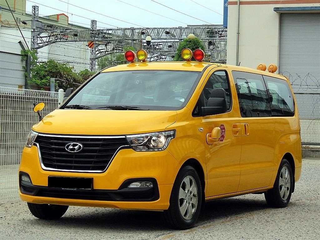 Hyundai Starex — photo 02