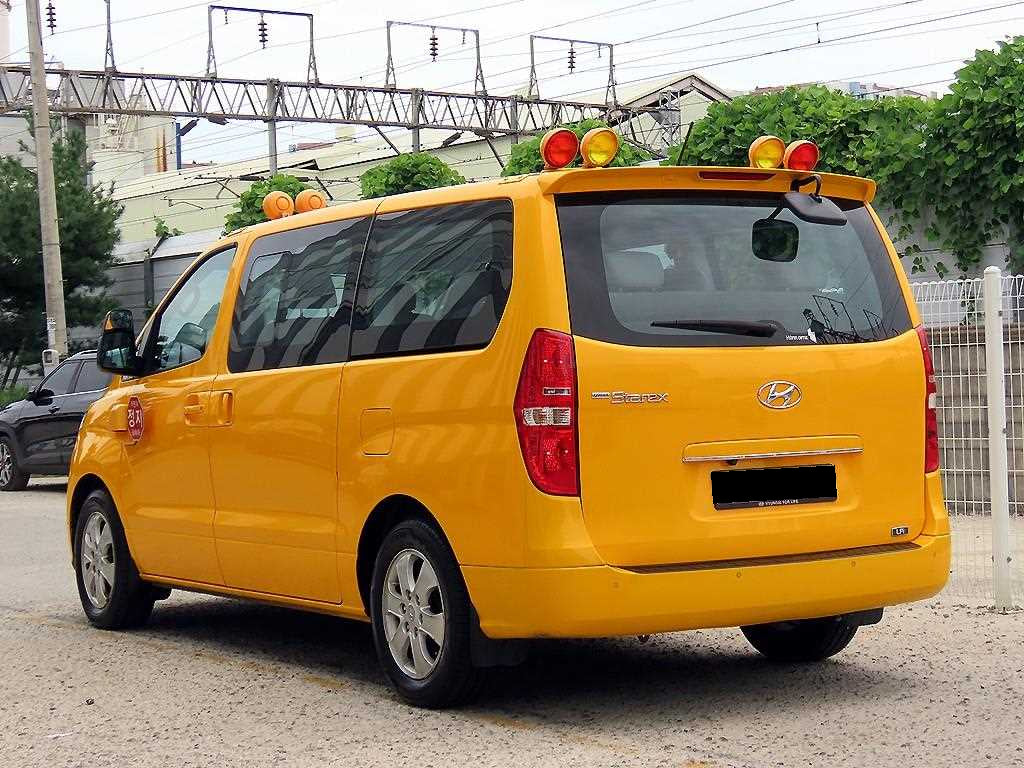 Hyundai Starex — photo 03