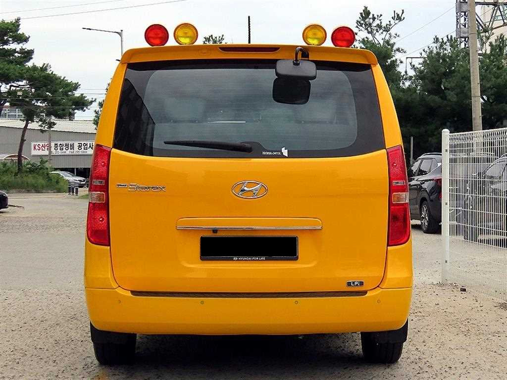 Hyundai Starex — photo 04