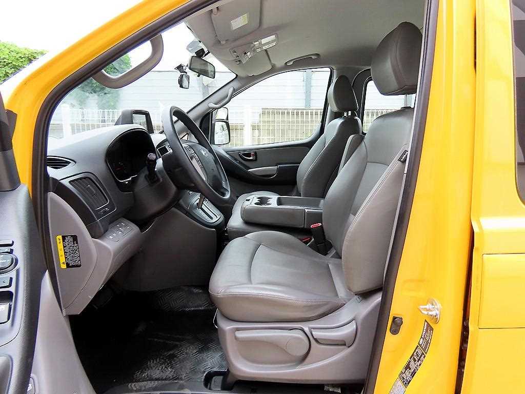 Hyundai Starex — photo 05