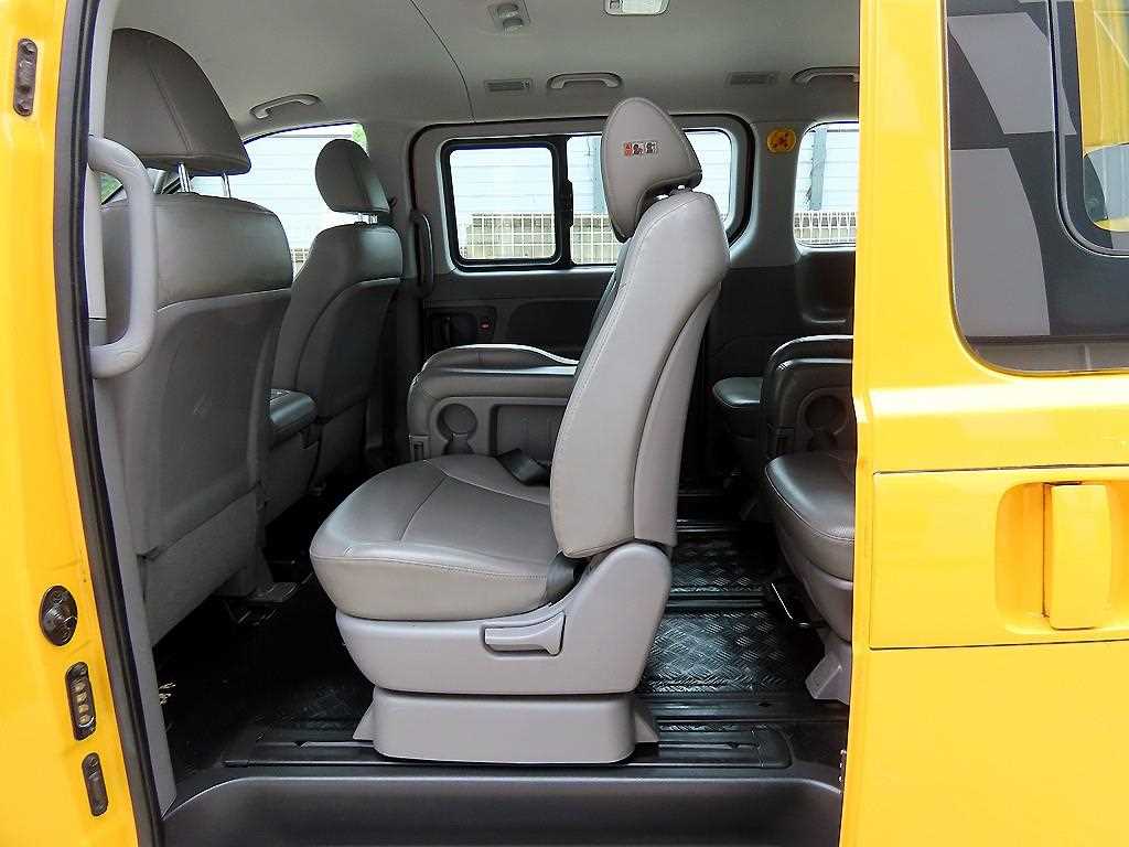 Hyundai Starex — photo 06