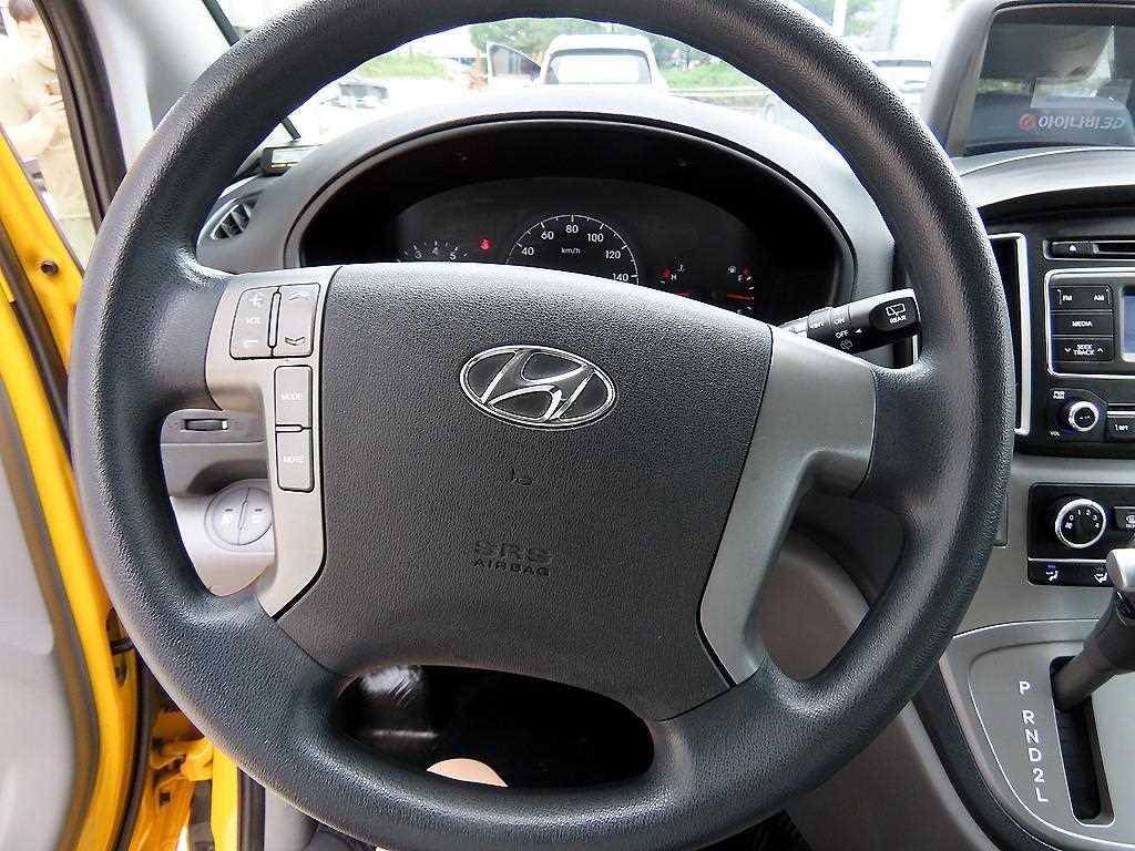 Hyundai Starex — photo 09