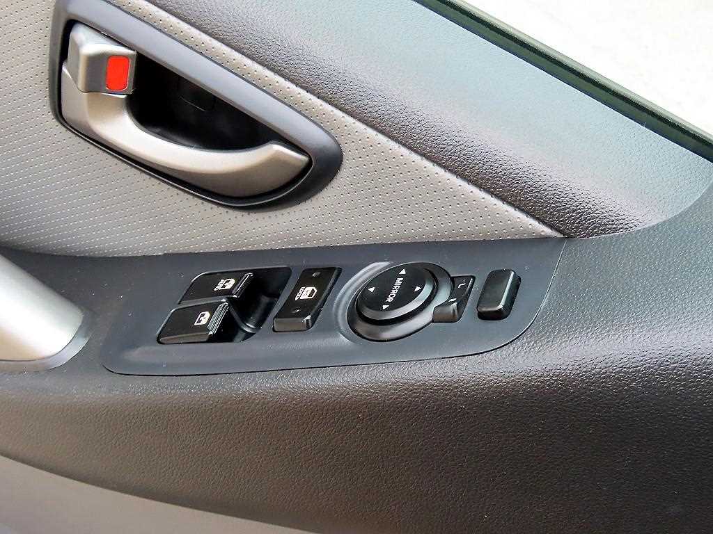 Hyundai Starex — photo 12