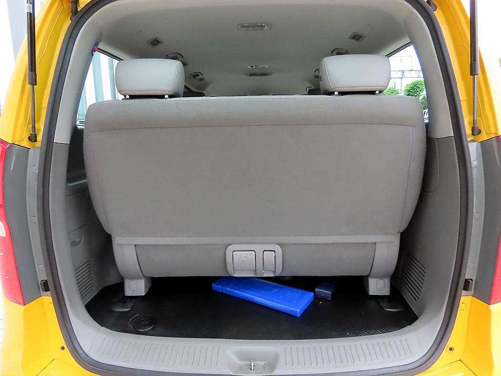 Hyundai Starex — photo 17
