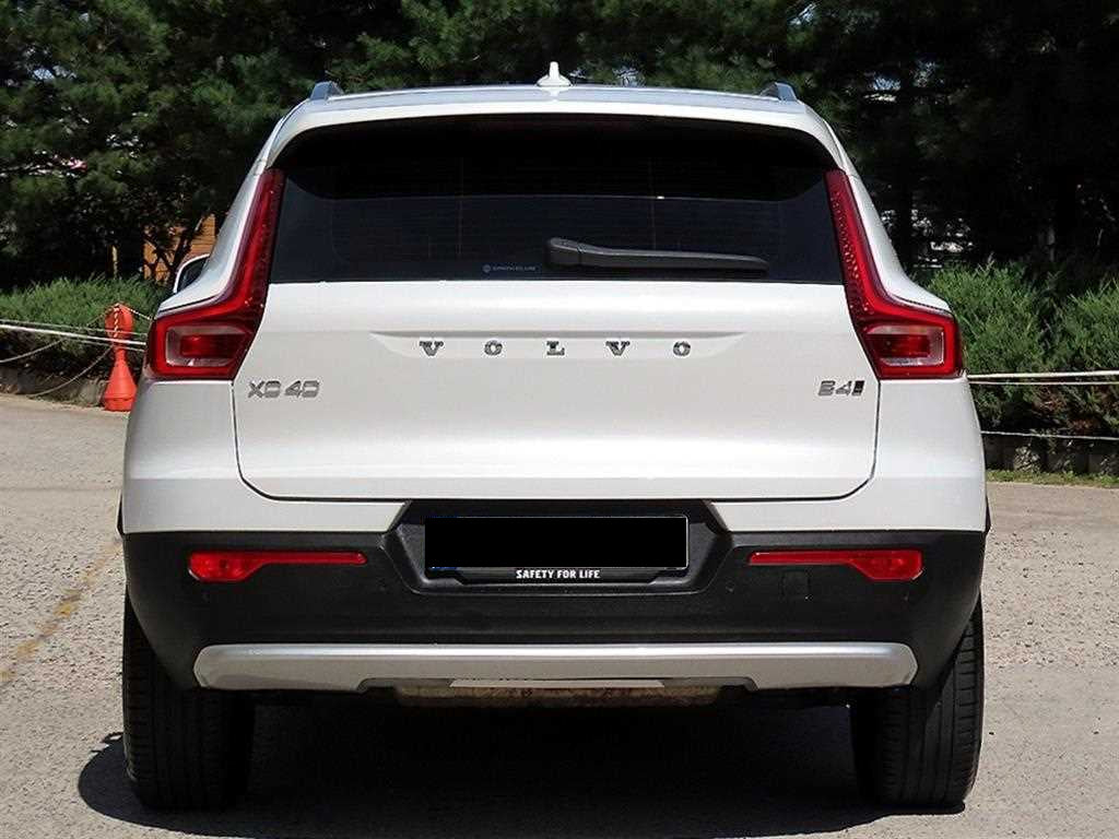 Volvo XC40 — photo 04