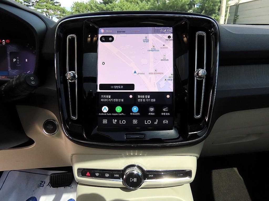 Volvo XC40 — photo 12