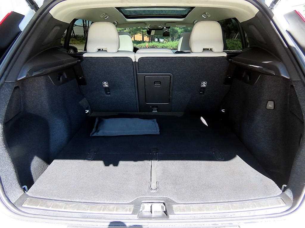 Volvo XC40 — photo 18