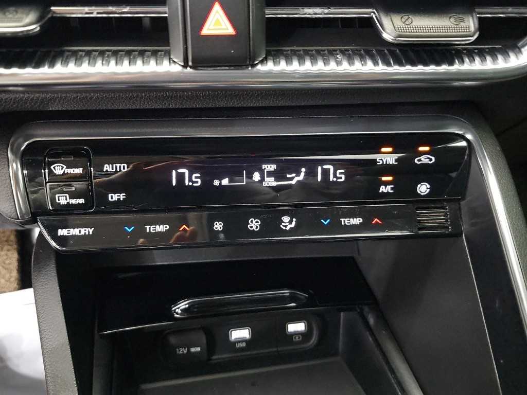Kia K5 — photo 10