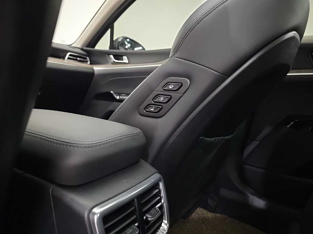 Kia K5 — photo 14