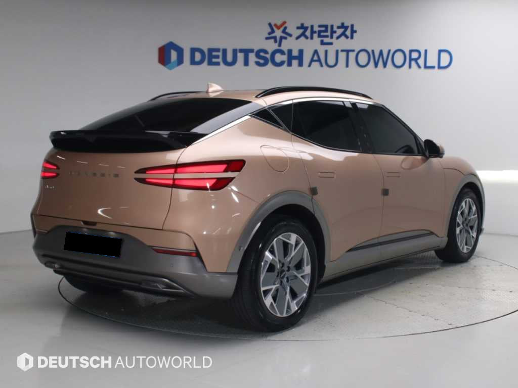Genesis GV60 — photo 02