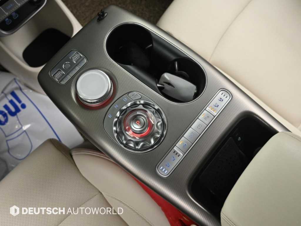 Genesis GV60 — photo 09