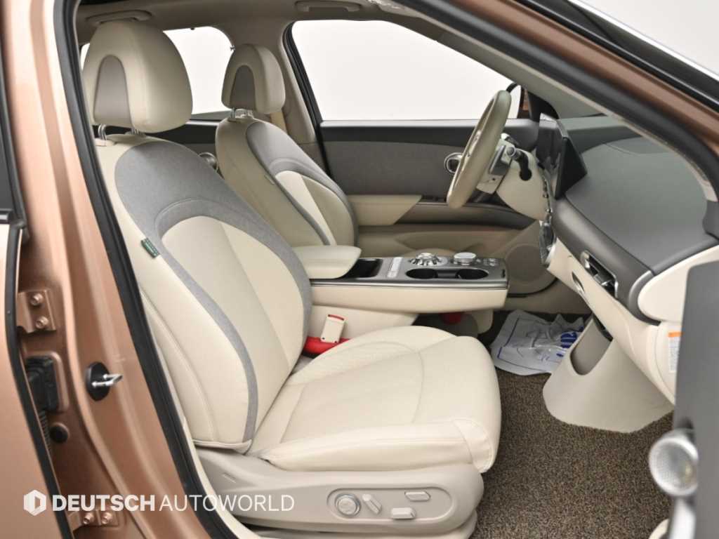 Genesis GV60 — photo 10