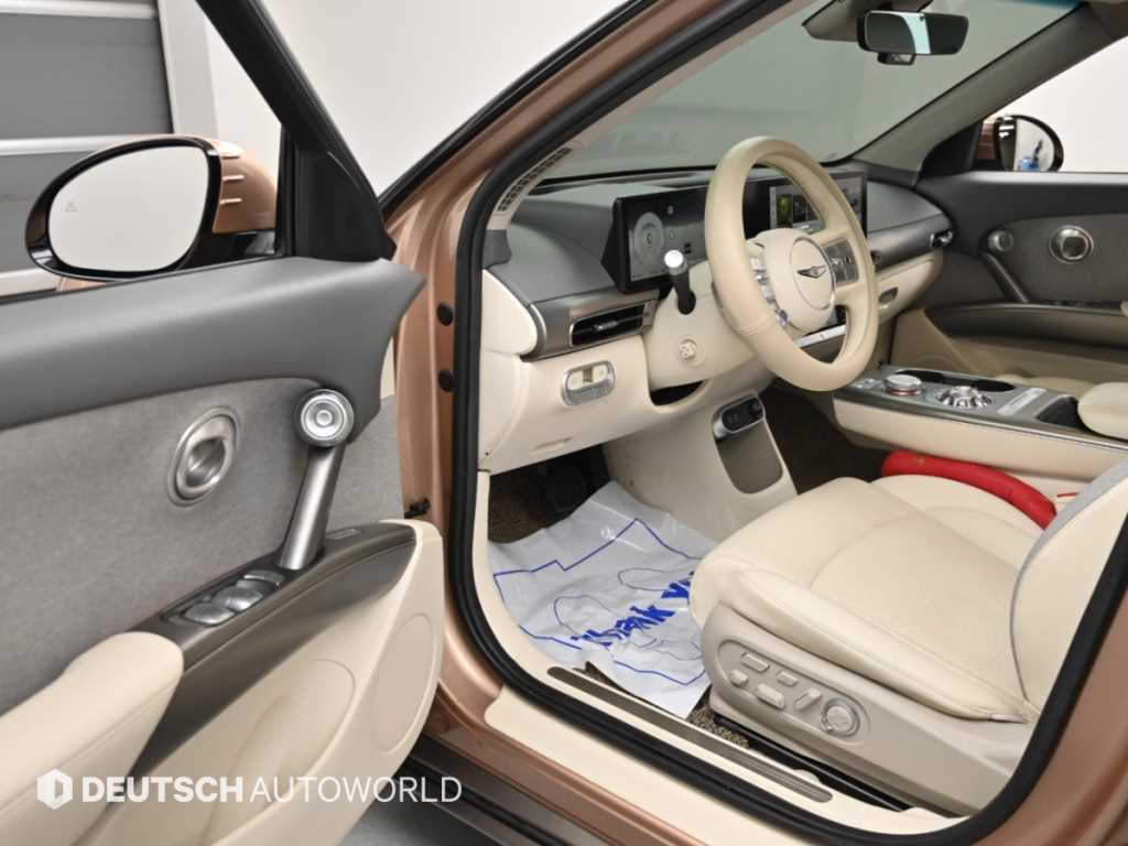 Genesis GV60 — photo 11