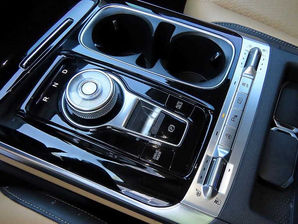 Kia Carnival — photo 11
