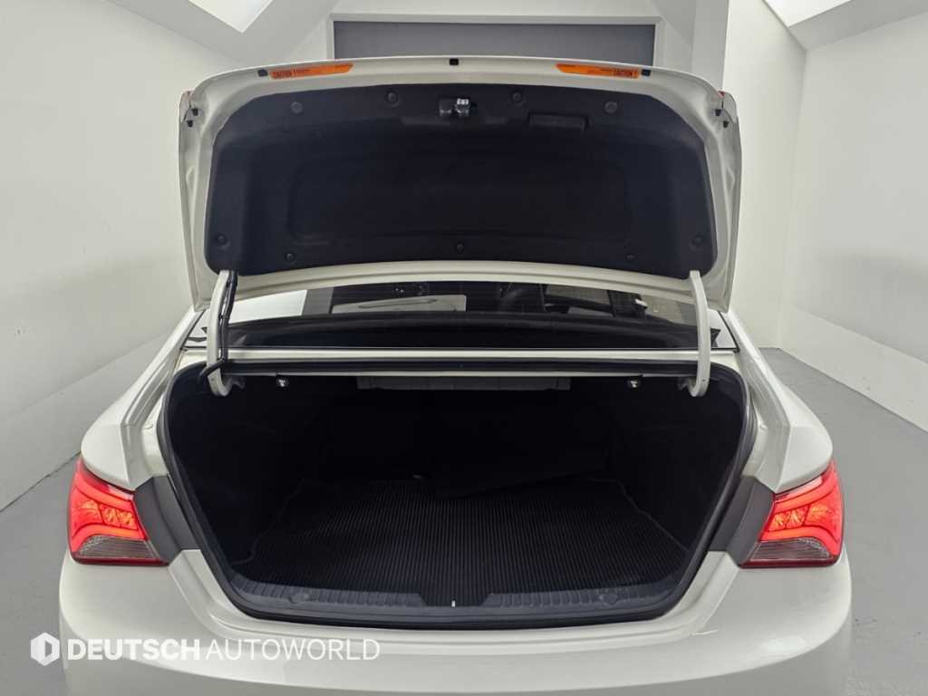 Hyundai Sonata — photo 05