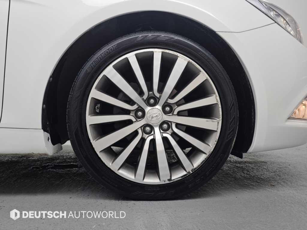 Hyundai Sonata — photo 06