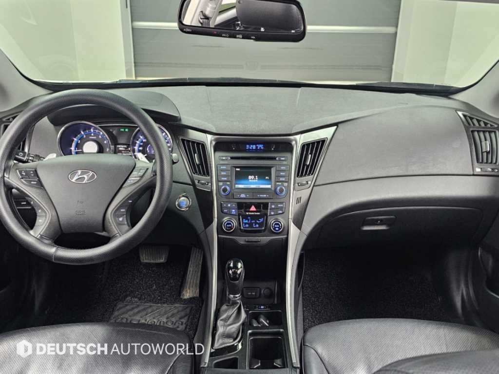 Hyundai Sonata — photo 08