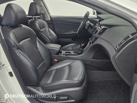 Hyundai Sonata — photo 12