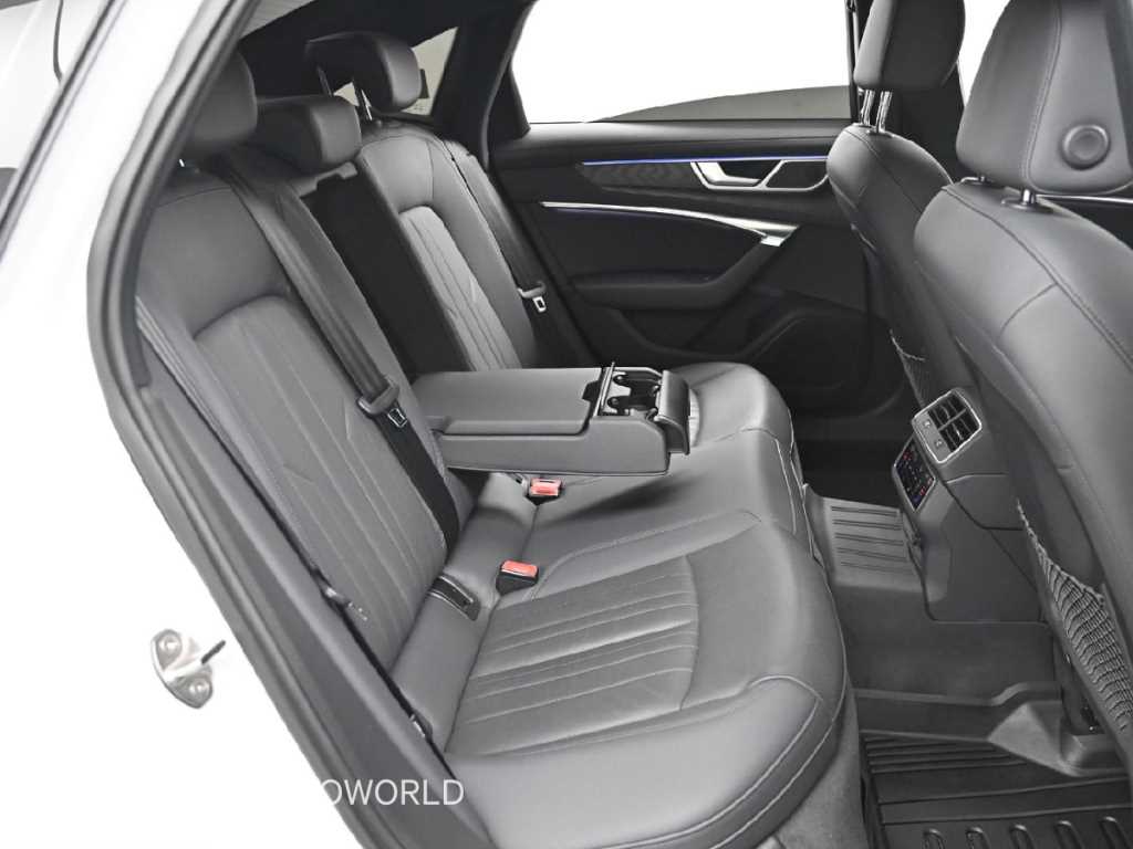 Audi A6 — photo 12