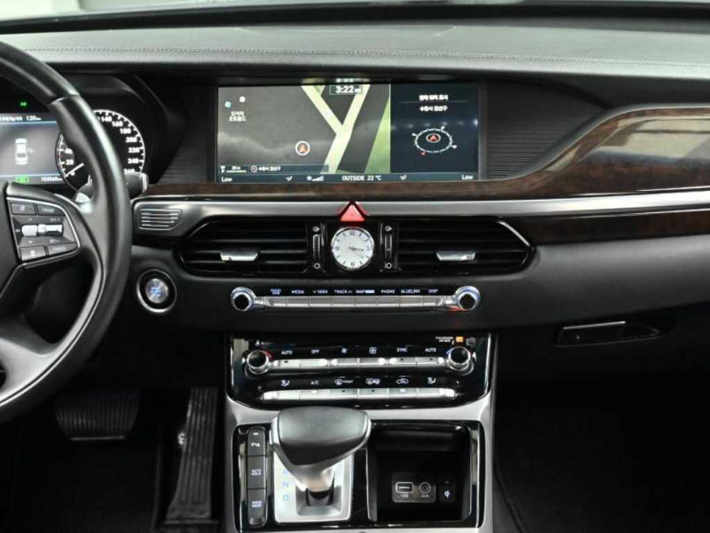Genesis EQ900 — photo 14