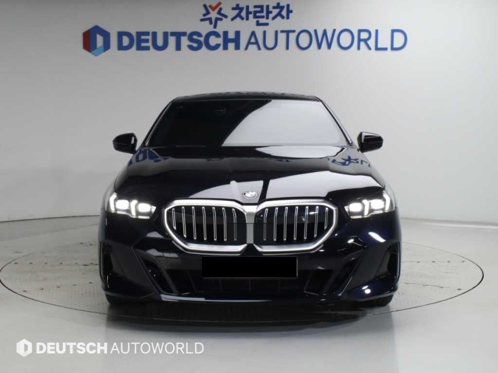 BMW 5-Series — photo 03