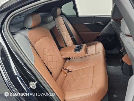 BMW 5-Series — photo 12
