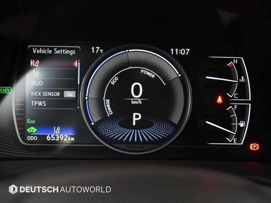 Lexus ES — photo 08