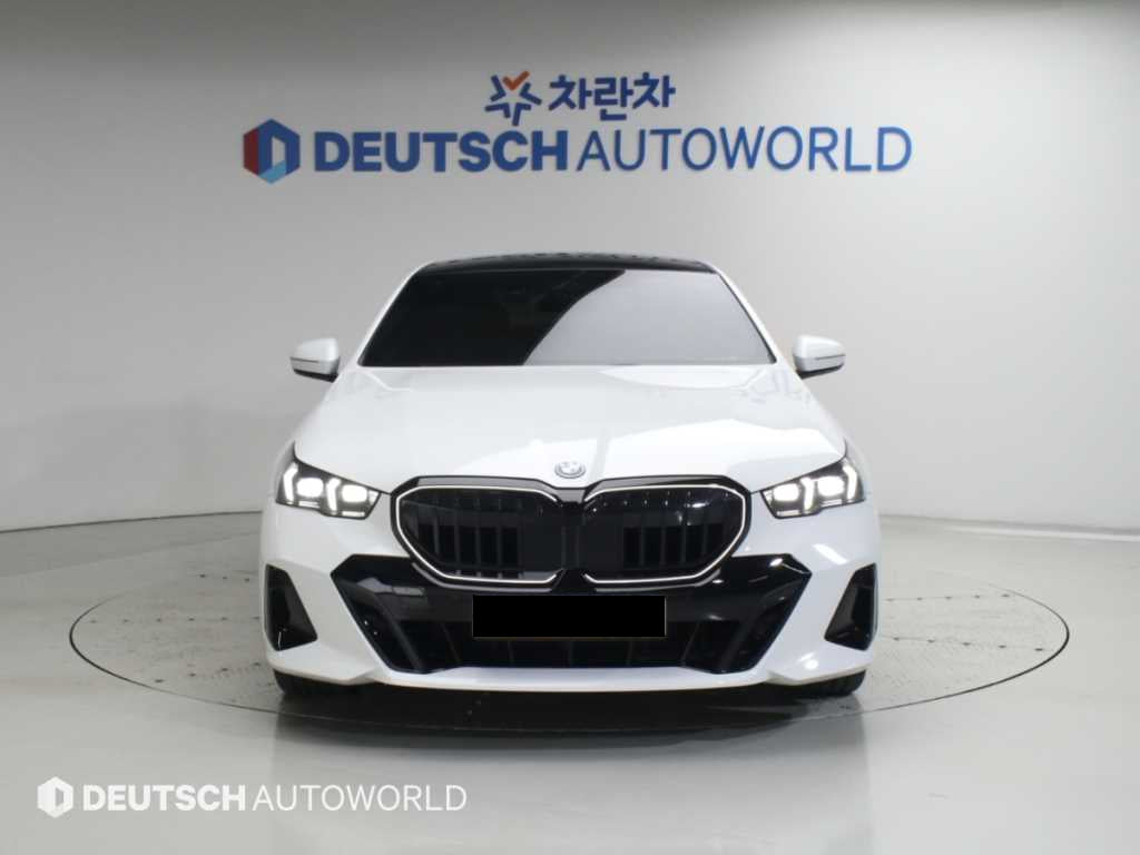 BMW 5-Series — photo 03