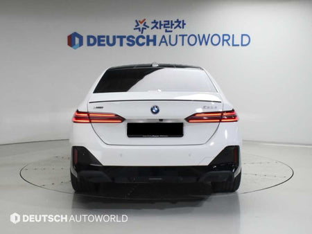 BMW 5-Series — photo 04