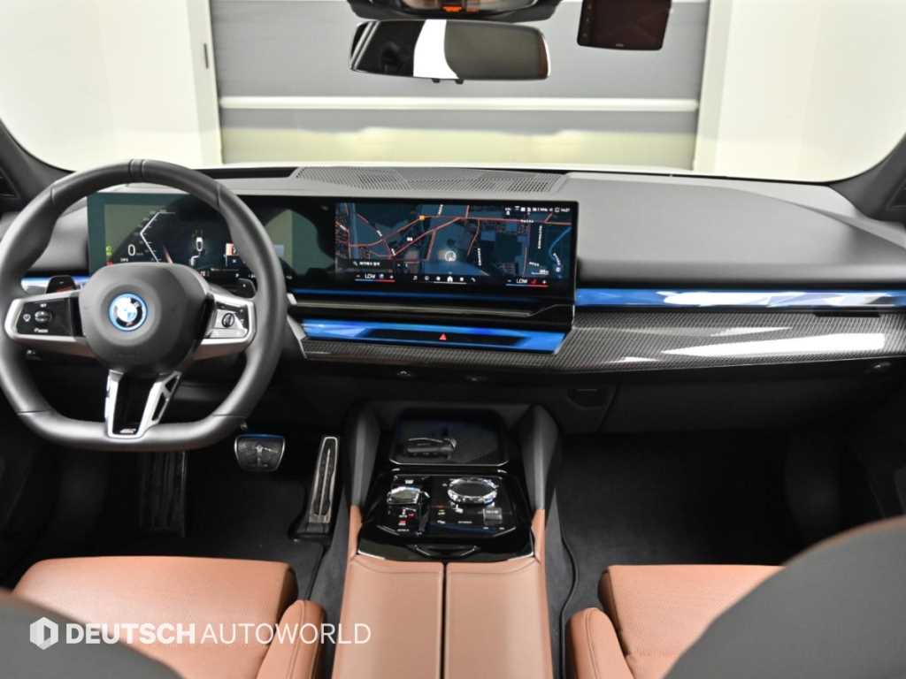 BMW 5-Series — photo 07
