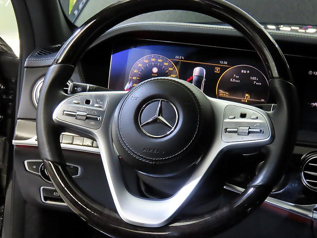Mercedes-Benz S-Class — photo 08