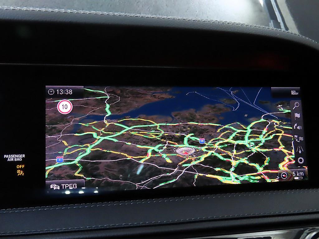 Mercedes-Benz S-Class — photo 13
