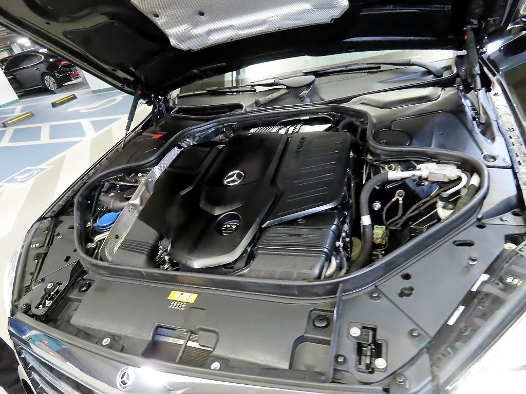 Mercedes-Benz S-Class — photo 19