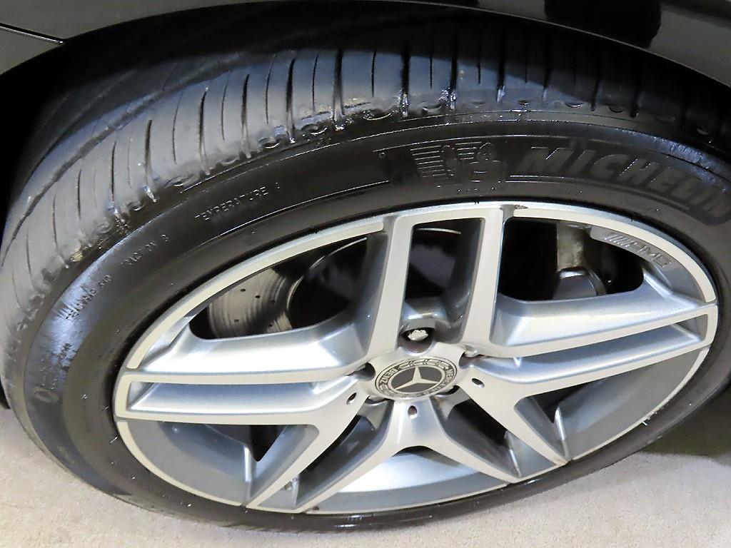Mercedes-Benz S-Class — photo 20