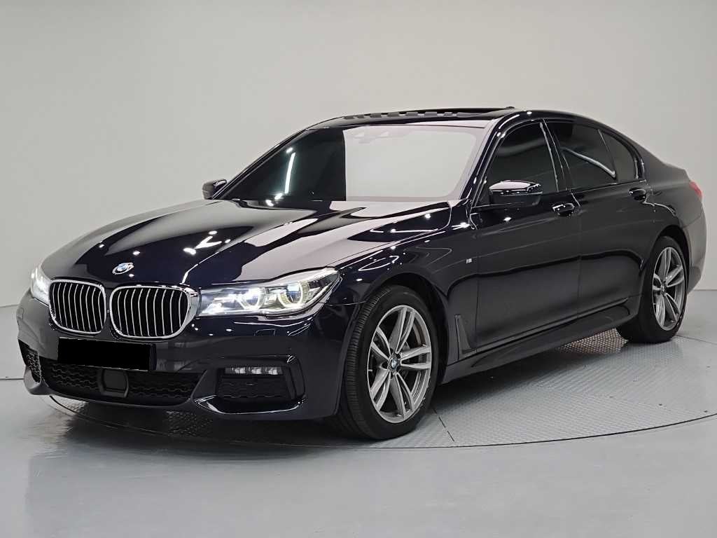 BMW 7-Series — photo 01