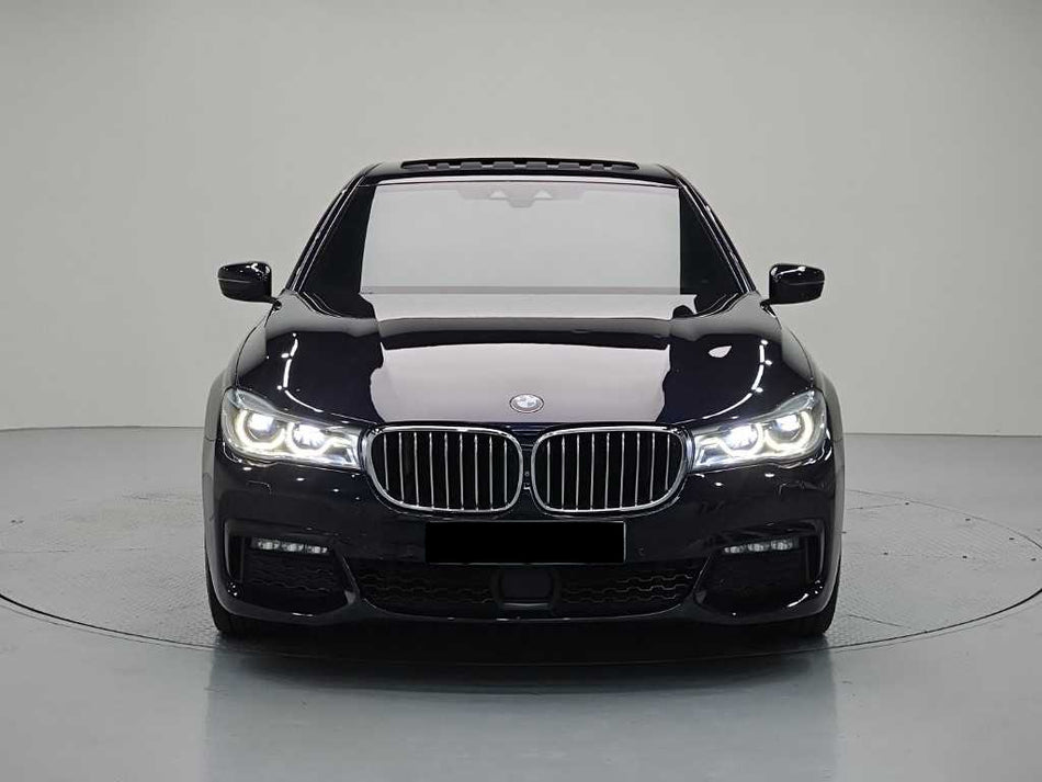 BMW 7-Series — photo 02