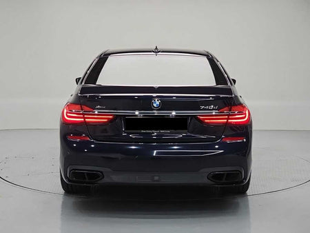 BMW 7-Series — photo 03