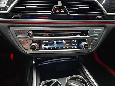BMW 7-Series — photo 10