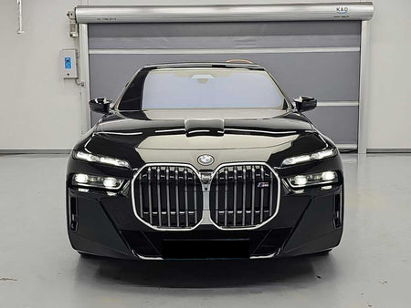 BMW i7 — photo 02