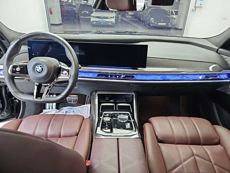 BMW i7 — photo 07