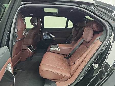 BMW i7 — photo 12