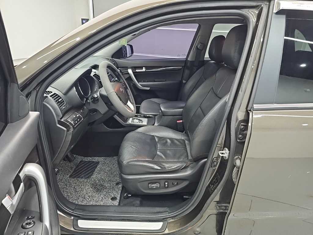 Kia Sorento — photo 11