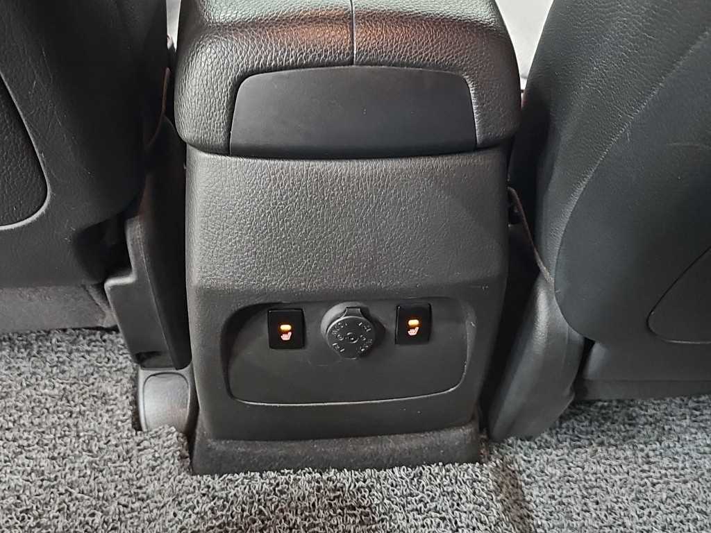 Kia Sorento — photo 13