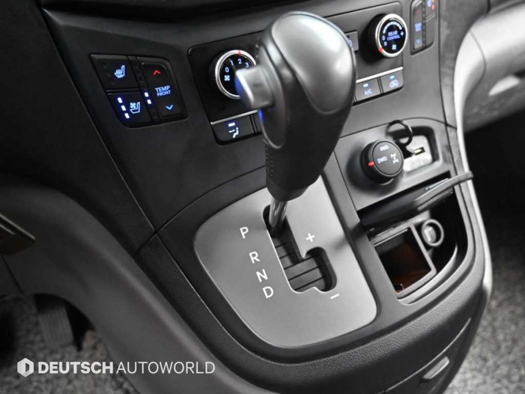Hyundai Starex — photo 09