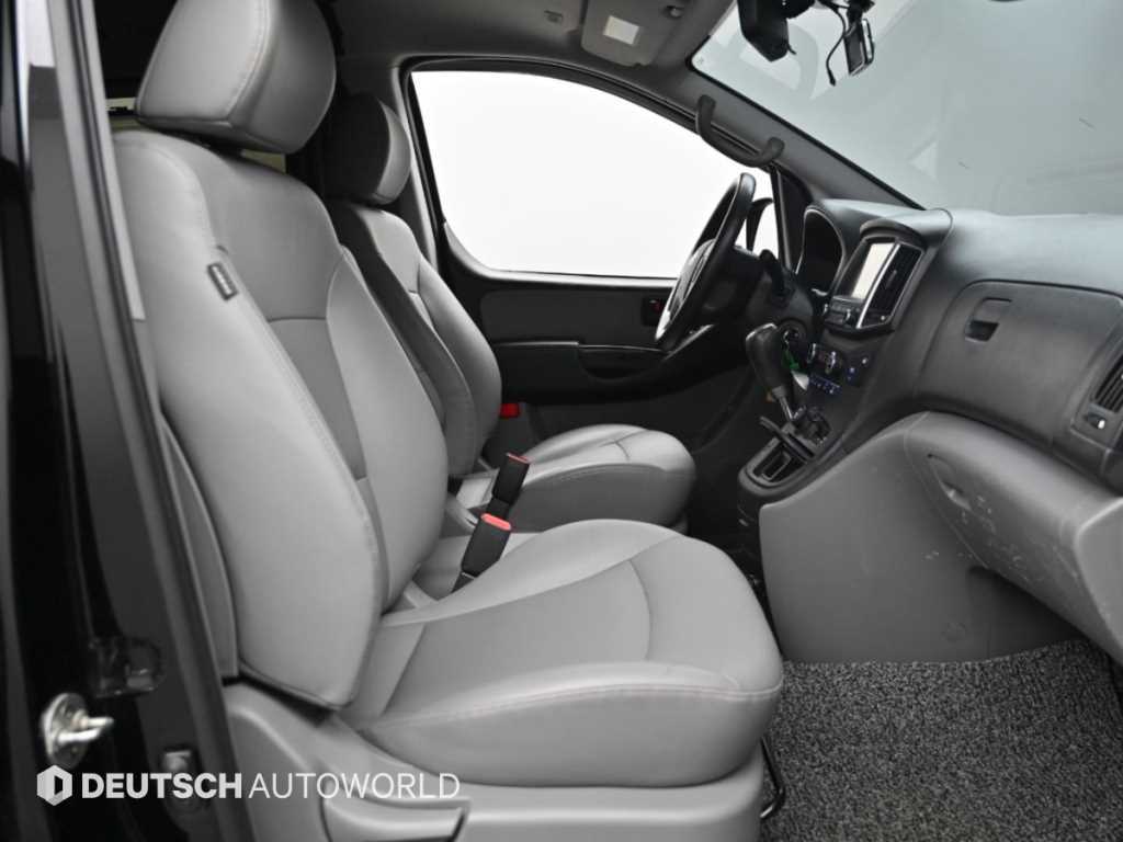 Hyundai Starex — photo 10