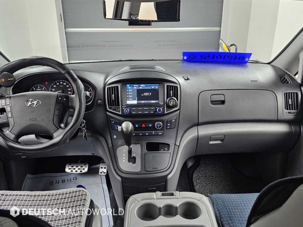Hyundai Starex — photo 07