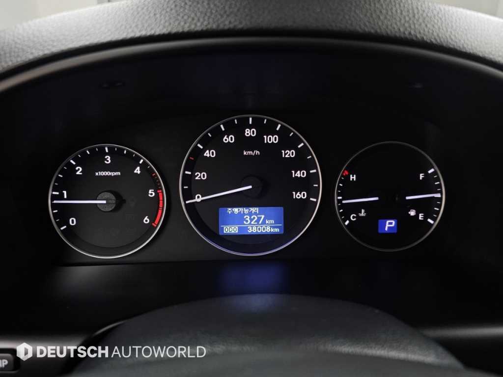 Hyundai Starex — photo 08